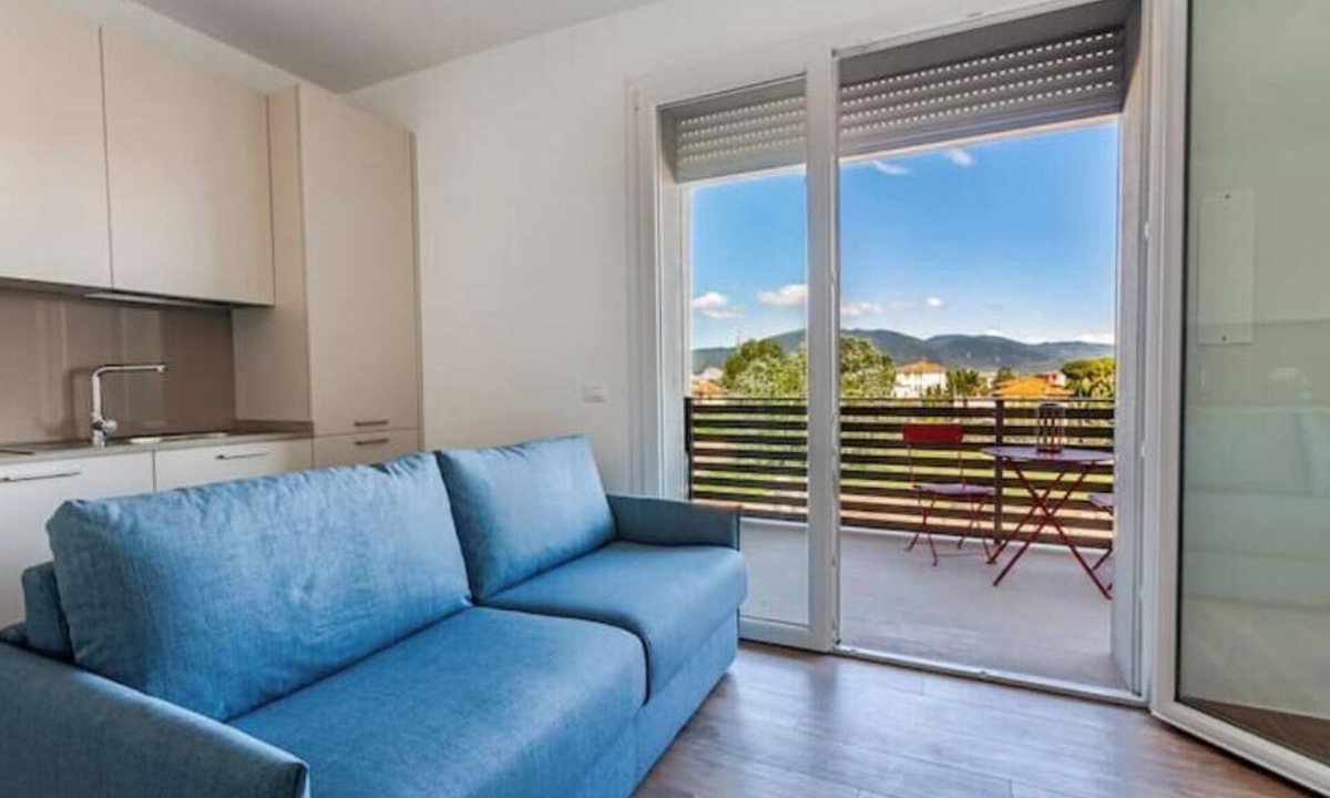 Pisa Apartment | Balcony Tower View - Modern Apartment with Private Parking