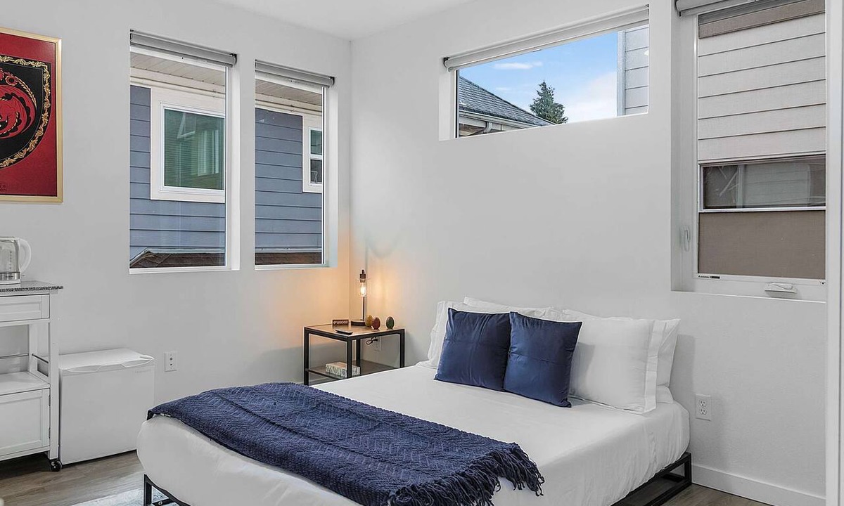 Capitol Hill Apartment | Balerion's Shadowed Suite