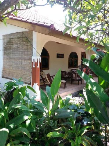 Candi Dasa Apartment | Bali Budget Beach Bungalow