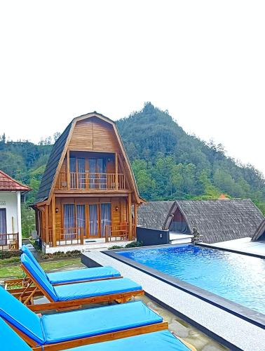 Songan House | Bali Cottages Lake View