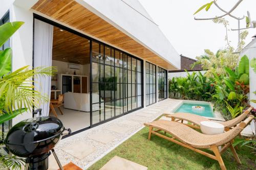 Kemenuh Villa | Balive Romantic Tropical 1BR Private pool Villa