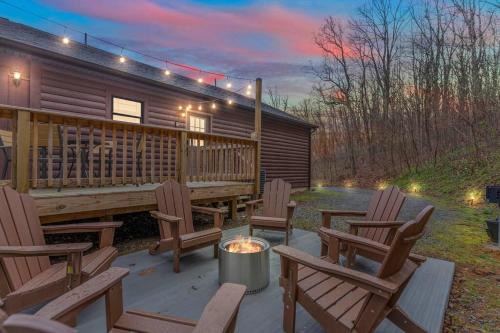 Stanley House | Balk Retreat MountainViews HotTub Firepit