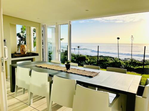 Ballito Villa | Ballito Beachfront, Walk to Village, 5BR Luxury