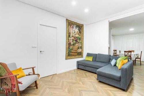 El Pilar Apartment | Balmes Flat Central Market by Invalencia