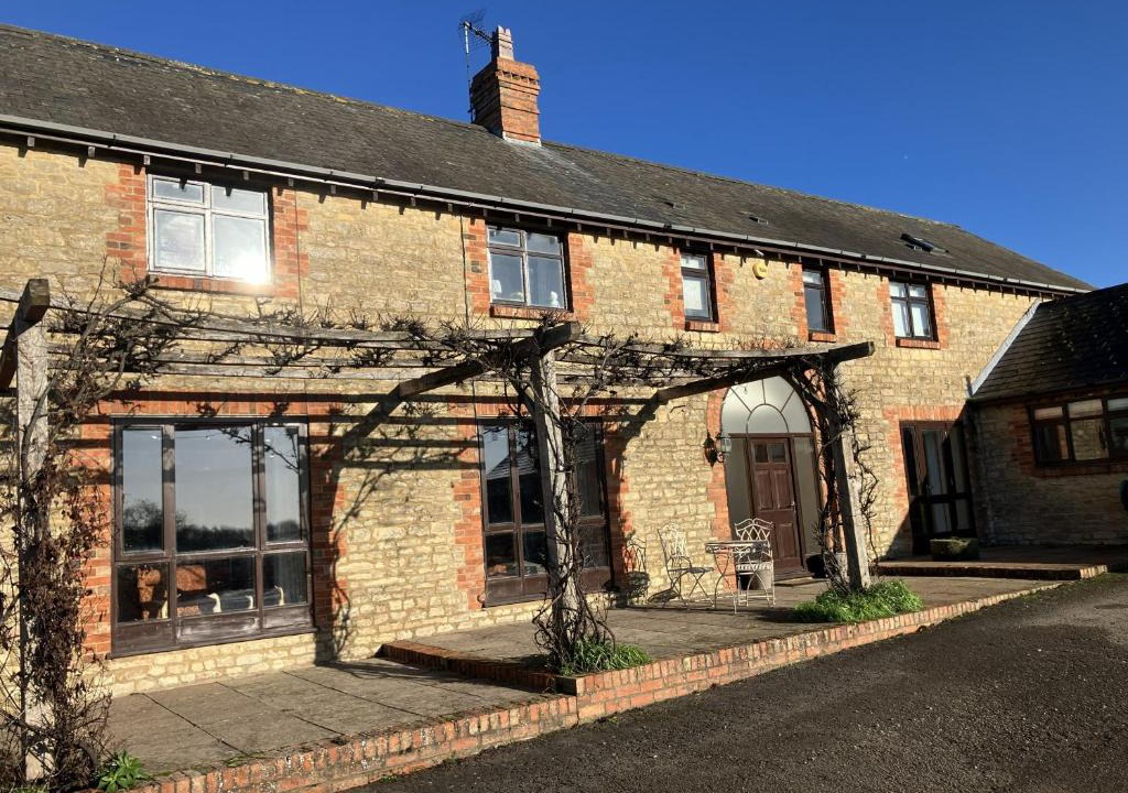 Hanslope Bed & Breakfast | Balney Grounds