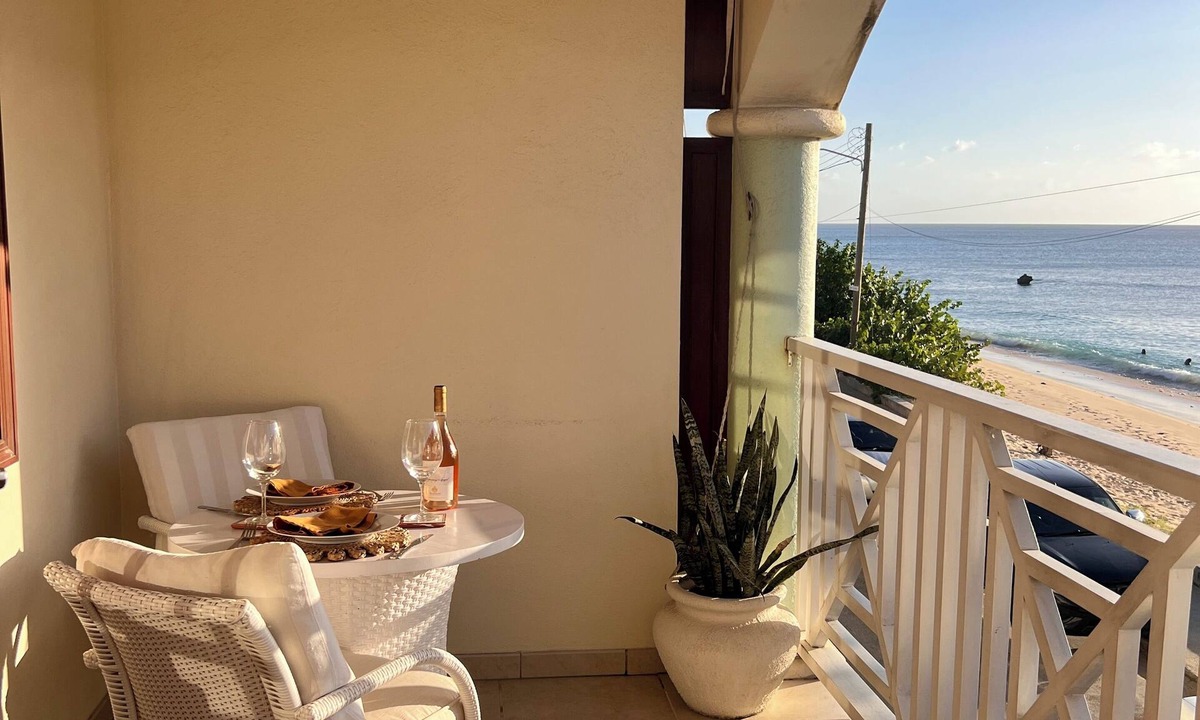 Douglas Apartment | Bamaluz at White Sands, Speightstown. Beachfront 2 bed apartment.