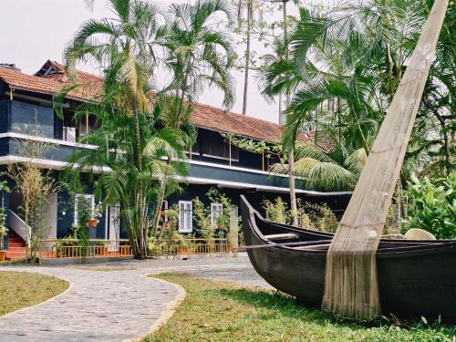 Kuzhuppilly Bed & Breakfast | Bamboo villa