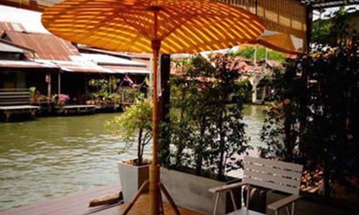 Wat Tha Phra Hotel | Bang Luang House