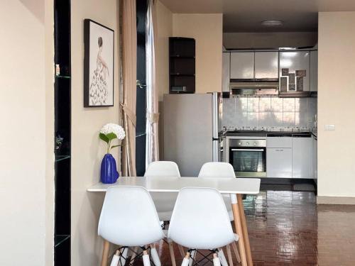 Ban Mai Apartment | Bann-Kun Impact Muang Thong 2BR Condo Wi-Fi MRT Pink Near Airport DM