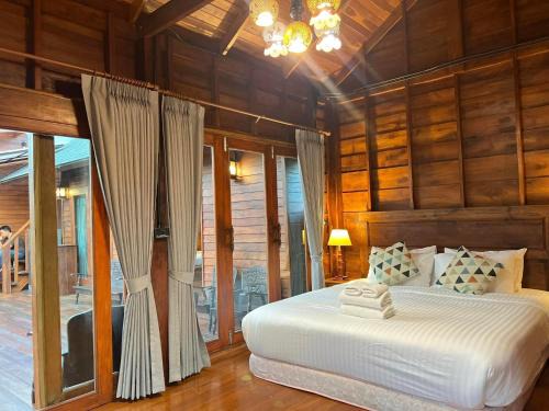 Phrae House | Bann Rai I Na