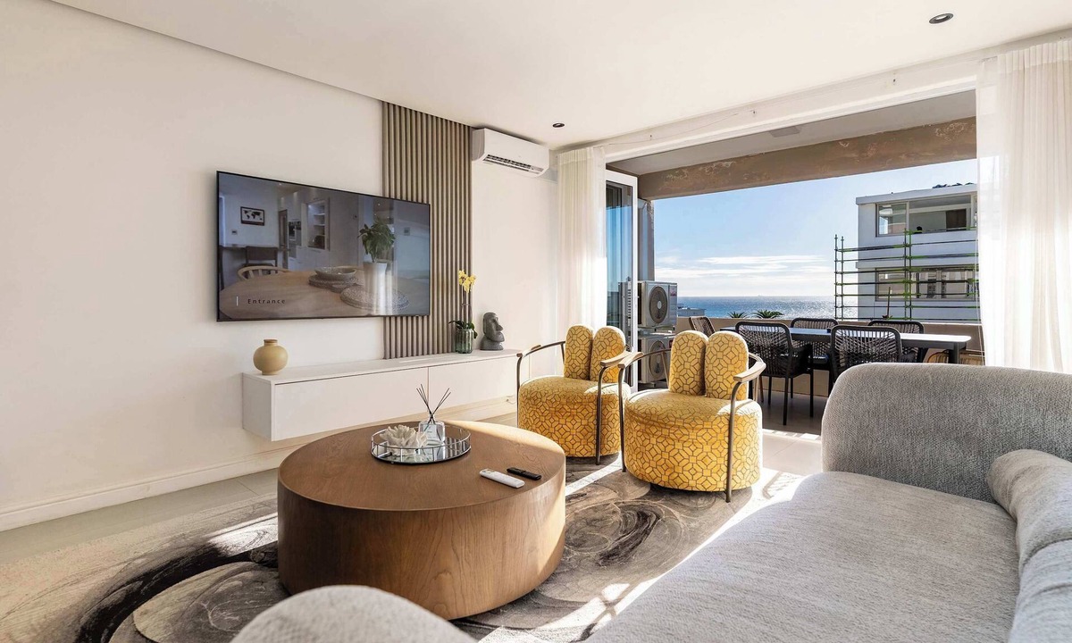Bantry Bay Apartment | Bantry Bay Alanda - Modern Apt with Sea Views