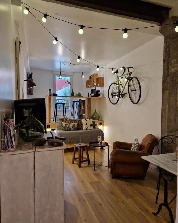 Talence Apartment | Baptiste le caviste