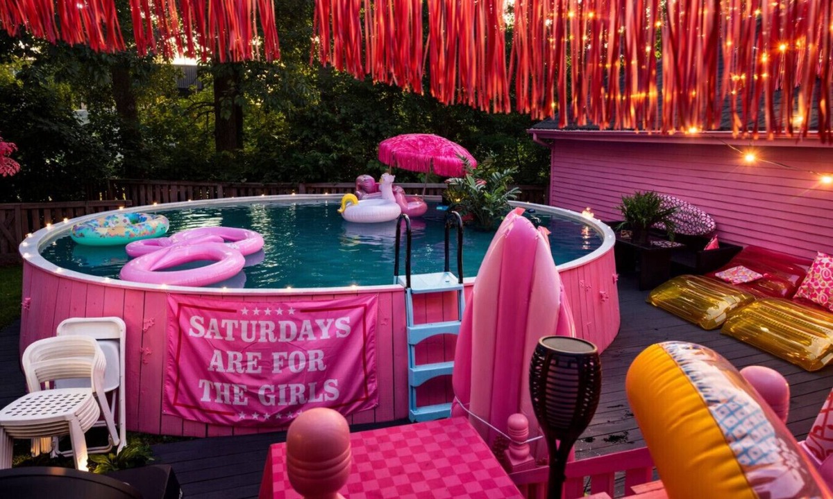 Hudson House | Barbiecore Castle Vibe’n in DT Hudson