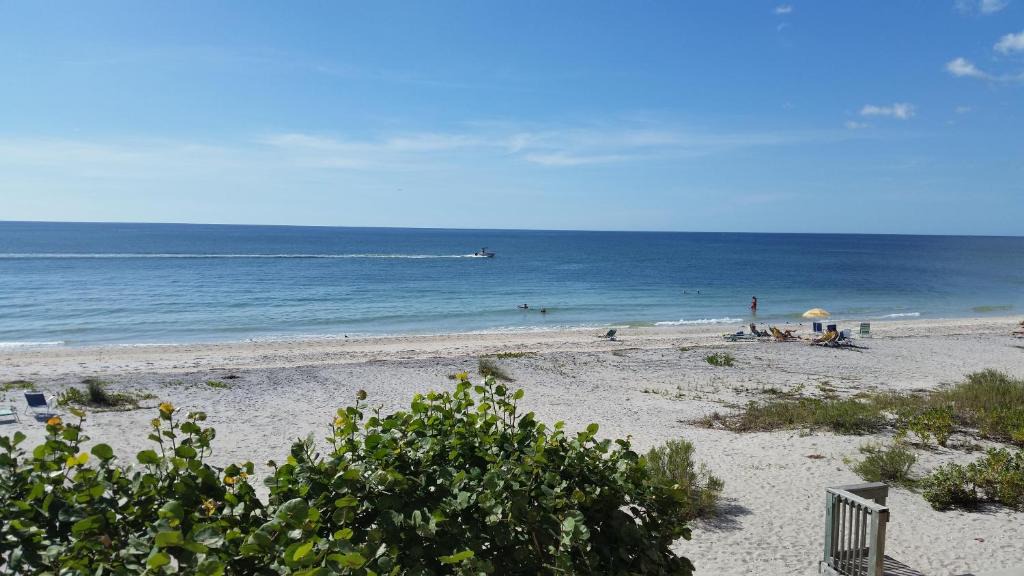 Englewood House | Barefoot Beach 501