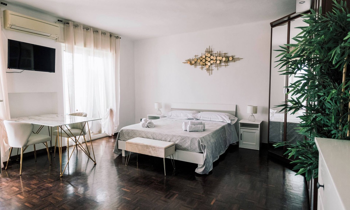 Bari City Centre Apartment | [Bari Central Suite] Central Apartment - Seaview