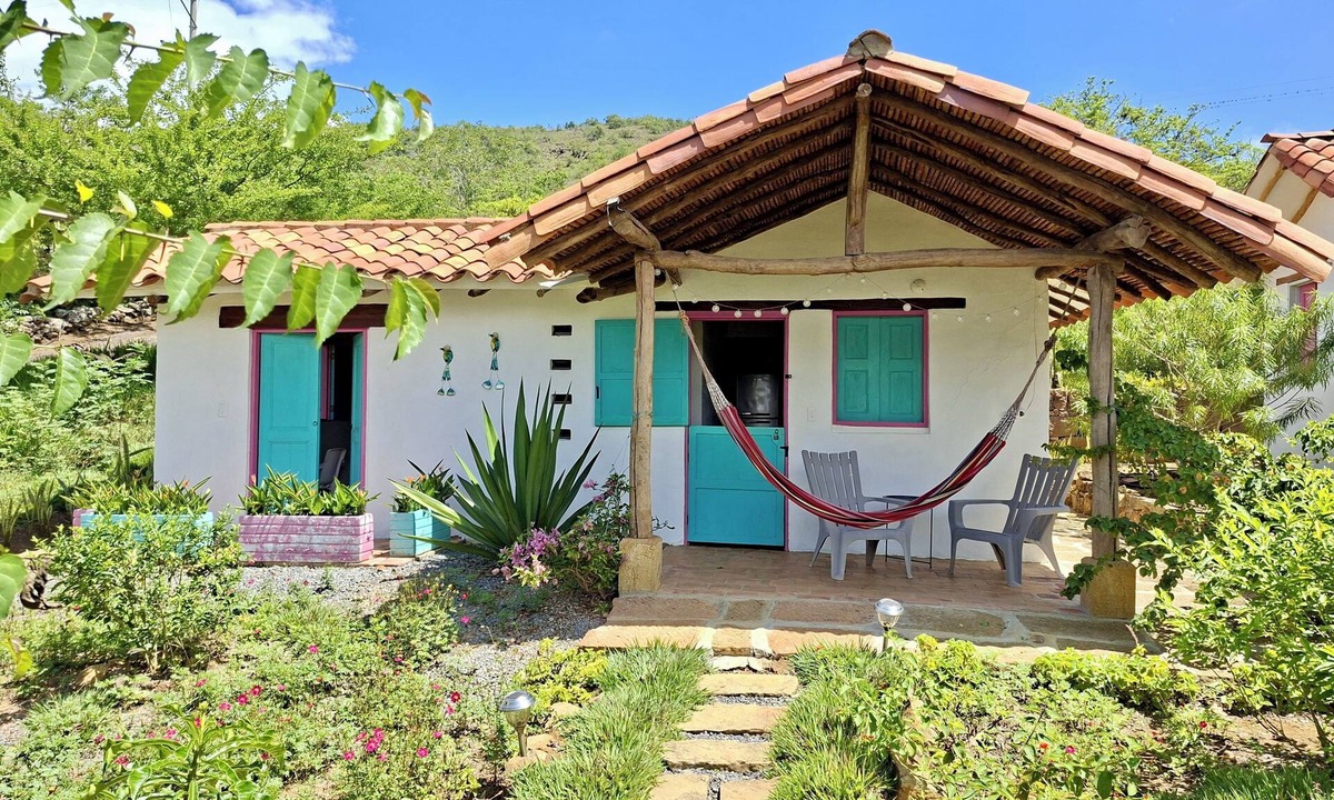 Barichara Cabin | Barichara Cabin: Peaceful Nature Getaway with High-Speed Starlink & Long Stays