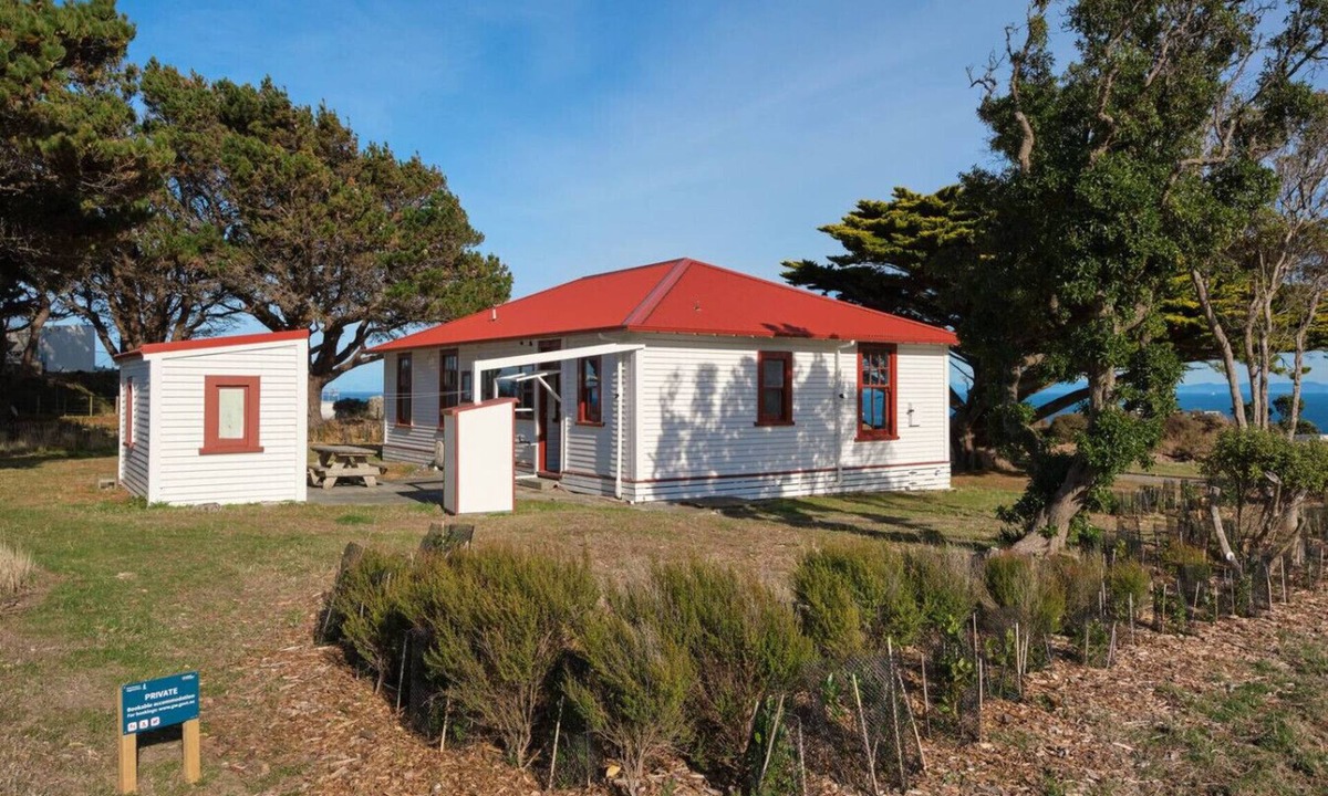 Wellington House | Baring Head Assistant Lightkeeper`s Cottage