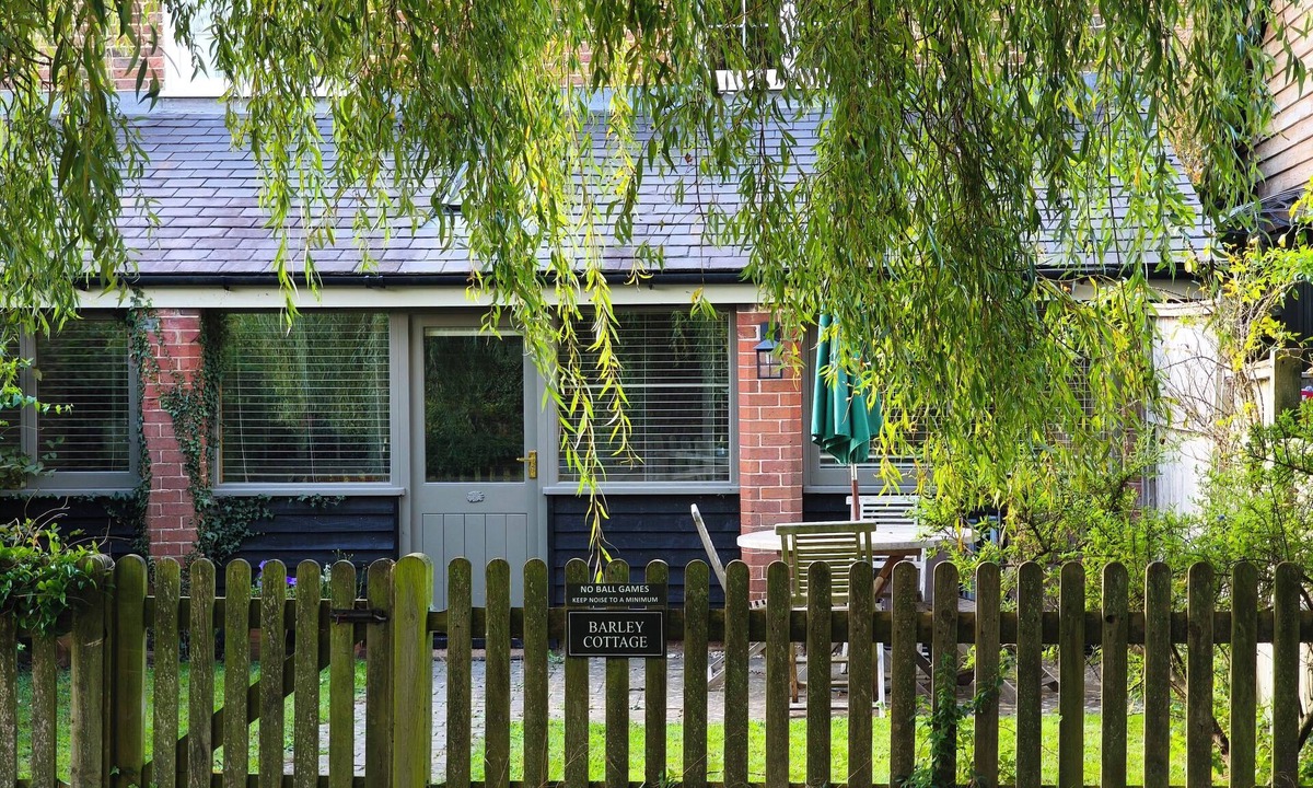 Upper Dicker Cottage | Barley cottage ,(granarycottages) in an old converted barn Chiddingly,lewes