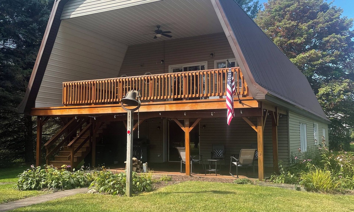 Bemus Point House | Barn in Bemus Point: 1 mile to Chautauqua Lake and on the snowmobile trail