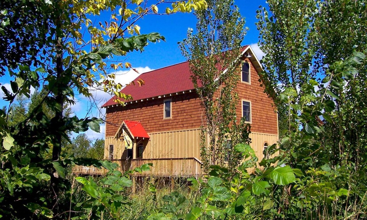 Arcadia House | Barn Style Lakefront Near Crystal Mountain with Pontoon and Game Room
