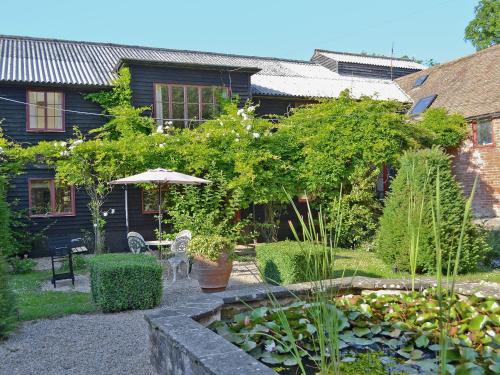 Denton House | Barn Terrace - 28972