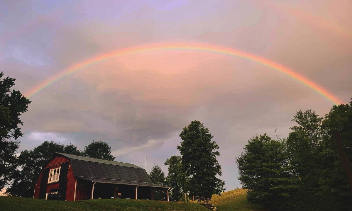 Unaka House | Barndominium in Murphy NC-pet friendly, many activities on property and nearby.