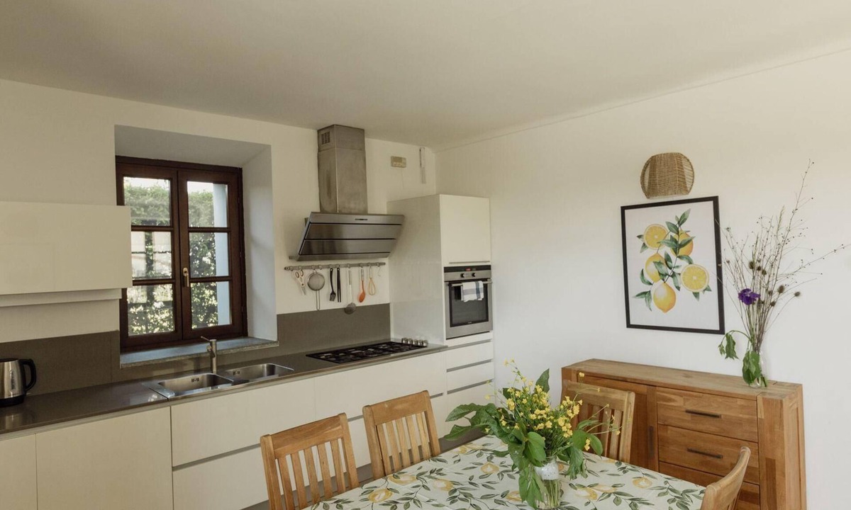 Isola d'Asti Apartment | Barolo' flat with shared pool