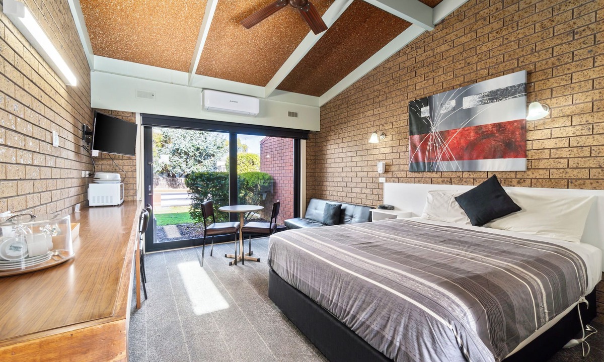Colac Hotel | Baronga Motor Inn