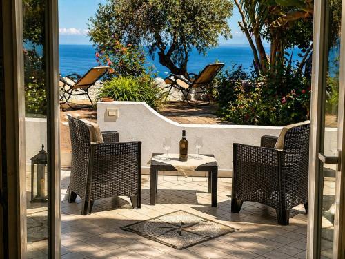 Ischia Porto Bed & Breakfast | Barracuda Suite Sea View & Dinner Experience