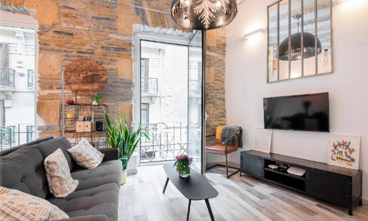 San Sebastian Centro Apartment | BartoloBeachApartment. 100m from La KONTXA Beach