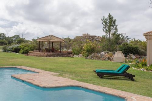 Bot River Villa | Barton Blue Crane near Hermanus Pool Hot Tub
