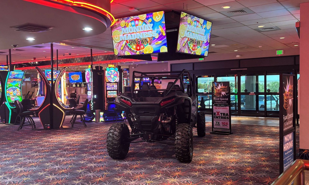 Jackpot Hotel | Bartons Club 93