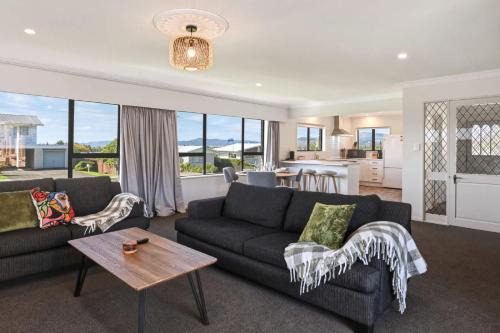Rotorua House | Base Camp on Matipo - Great Location with Games Room