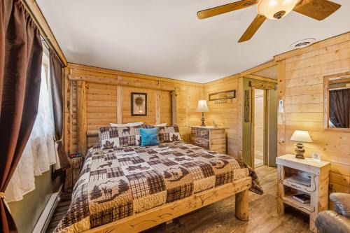 Cedaredge Cabin | Basecamp 2 at the Cedaredge Lodge
