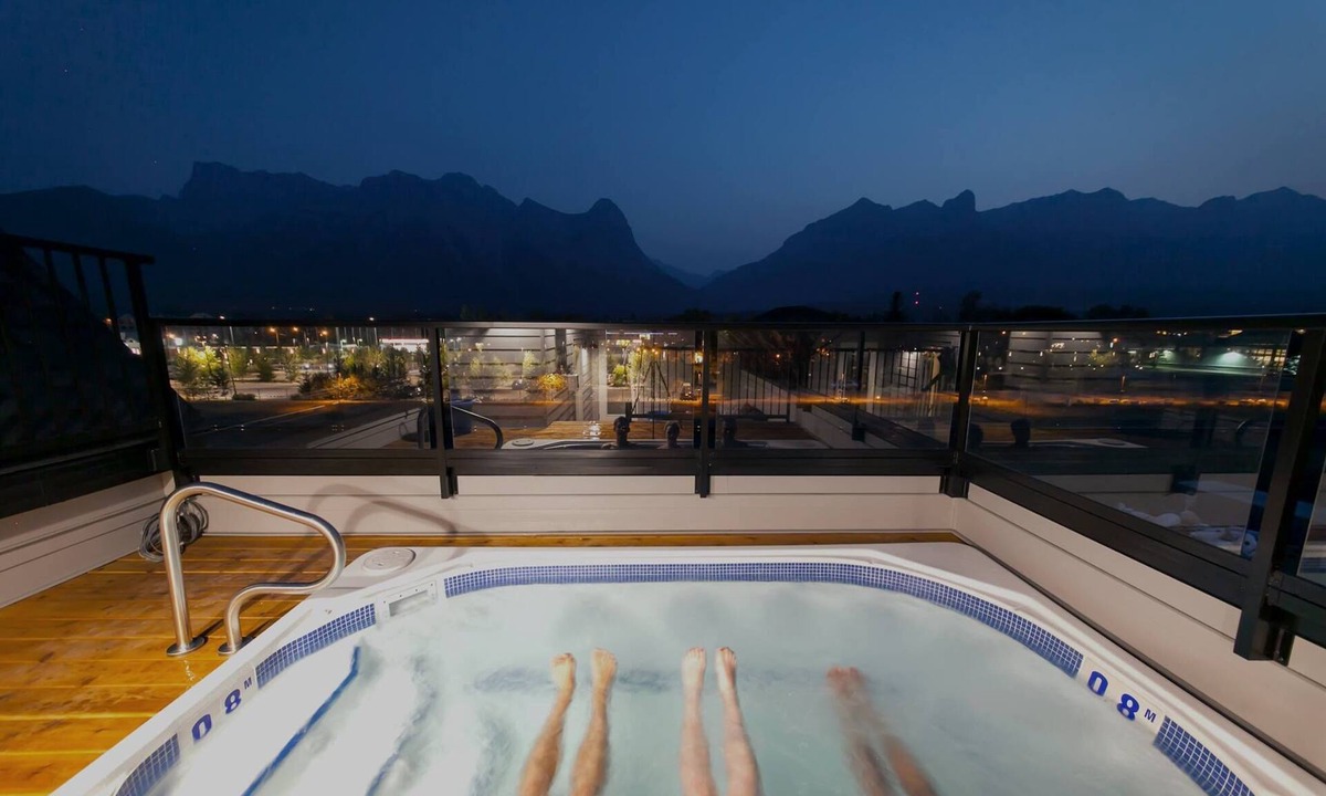 Canmore Apartment | Basecamp Resorts Canmore I One Bedroom Apartment, Dog Friendly