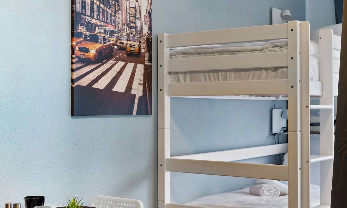 Ruhrort Apartment | Basic but comfortable, cosi - 30 min to DUsseldorf exhibition/fair, great value