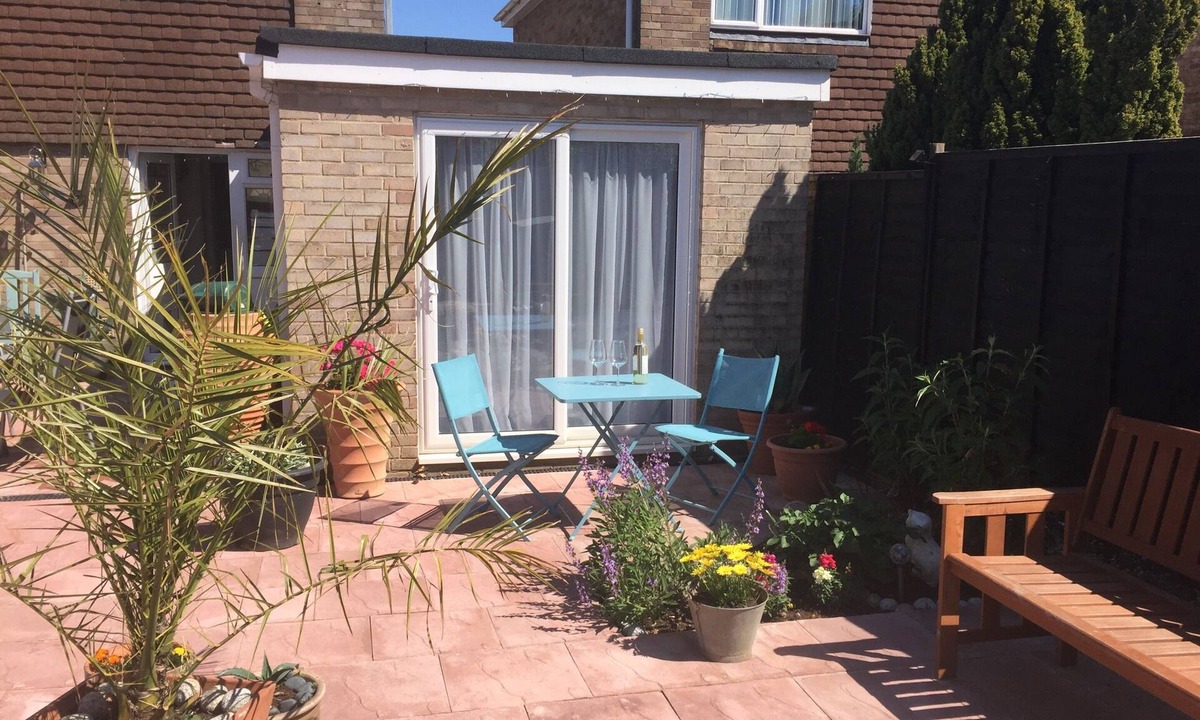 Basingstoke Bed & Breakfast | Basingstoke En Suite Room in Garden Annex