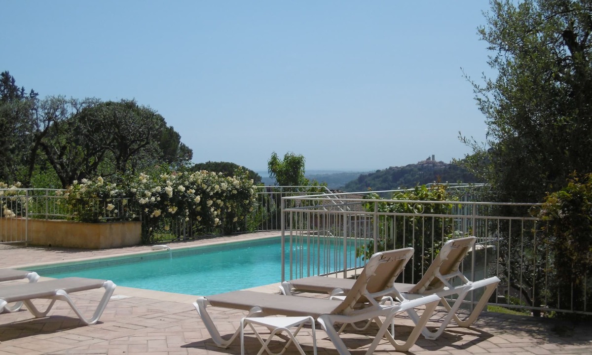 Vence Villa | BASTIDE PROVENCALE (4 bdrms-3 bathrms) - SWIMMING POOL - LARGE ARBORUS GARDEN - VIEW ON ST PAUL