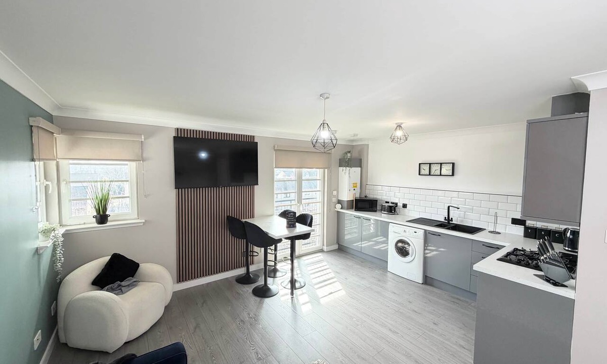 Bathgate Apartment | Bathgate Penthouse near Edinburgh