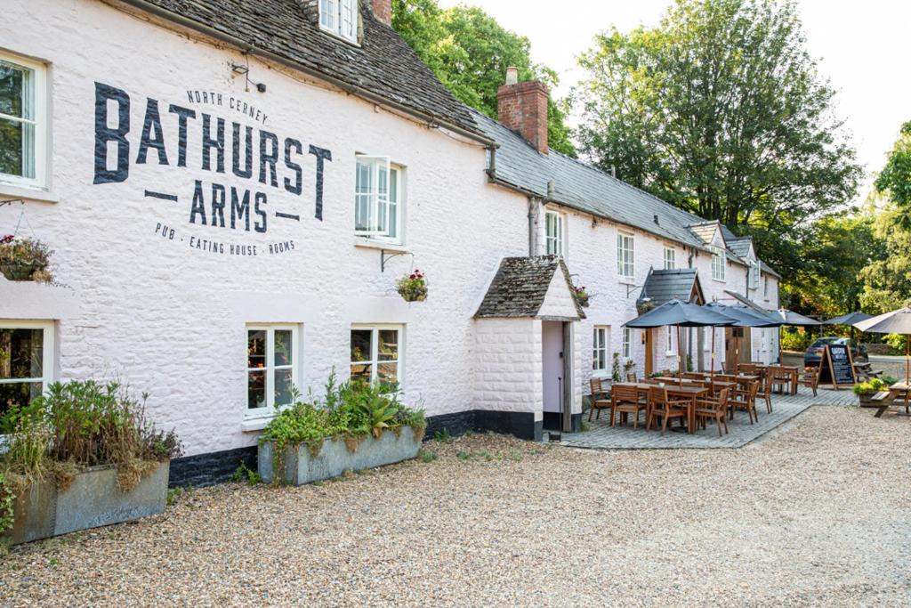 North Cerney Hotel | Bathurst Arms