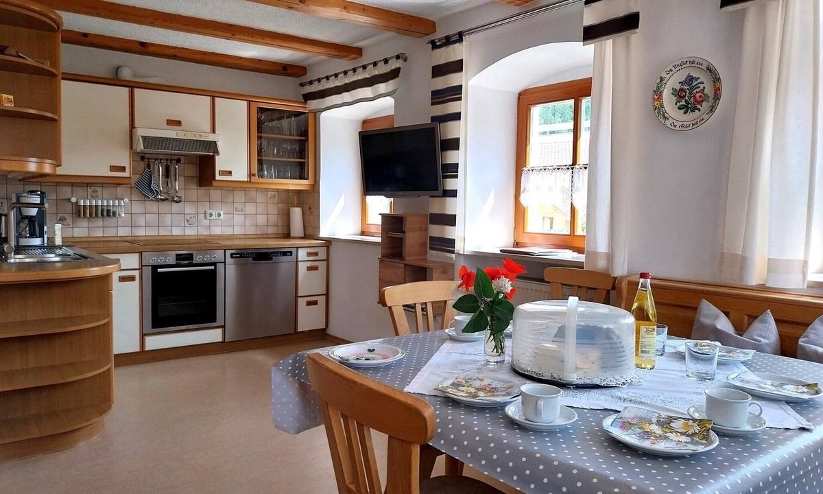 Michelsneukirchen Apartment | Bauernhof fernab vom Straßenlärm - eine Oase für Ihren Familienurlaub - 115 qm großes geräumiges Bauernhaus mit 3 Schlafzimmern und Sonnenterrasse