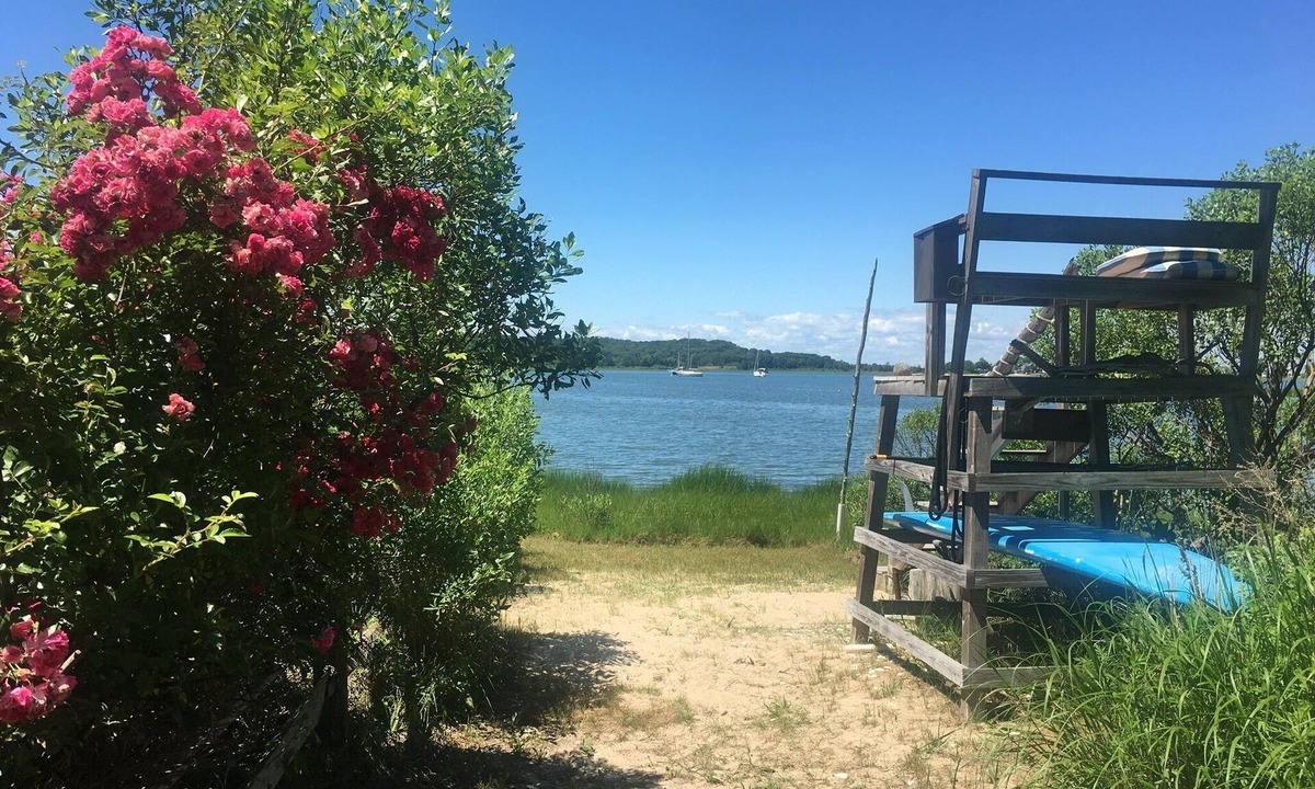 North Sea House | Bay Access & Hidden Beach > Charming 3-bedroom house in Southampton