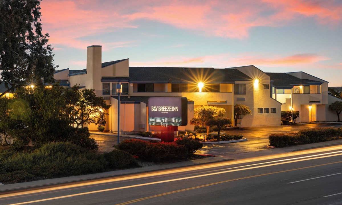 Seaside Hotel | Bay Breeze Inn