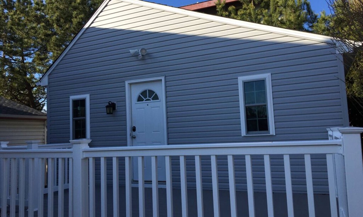 Town Bank Cottage | Bay Front Cottage in Historic Townbank