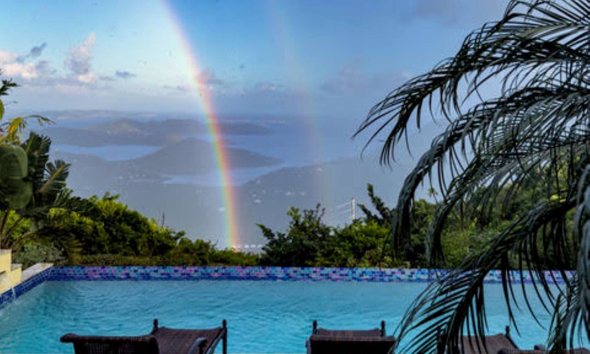 Estate Carolina House | Bay Rum Breeze Great Views Private pool, power backup, lovely decor. 4 br/3.5 ba