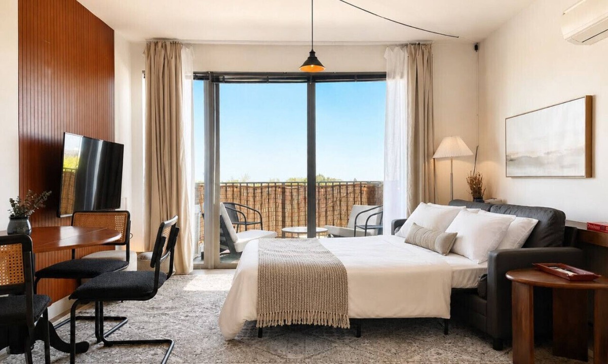 Bay View Apartment | Bay View Designer 2BR · Best Location with Balcony, Gym, and Terrace · Sleeps 6