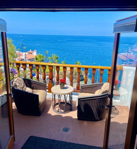 Avalon Villa | Bay-view villa w pool, beach access & hot tub