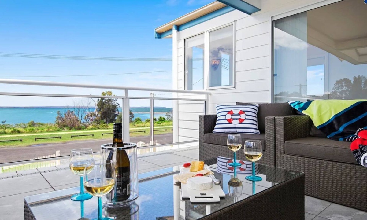 Callala Bay House | Bay Views - panoramic Jervis Bay views