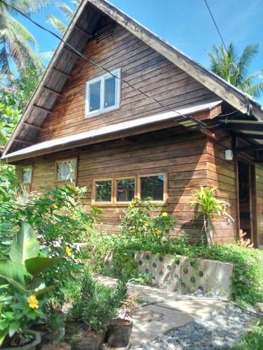 Bayawan City Hotel | Bayawan Sunset Inn next to julsam and orange house