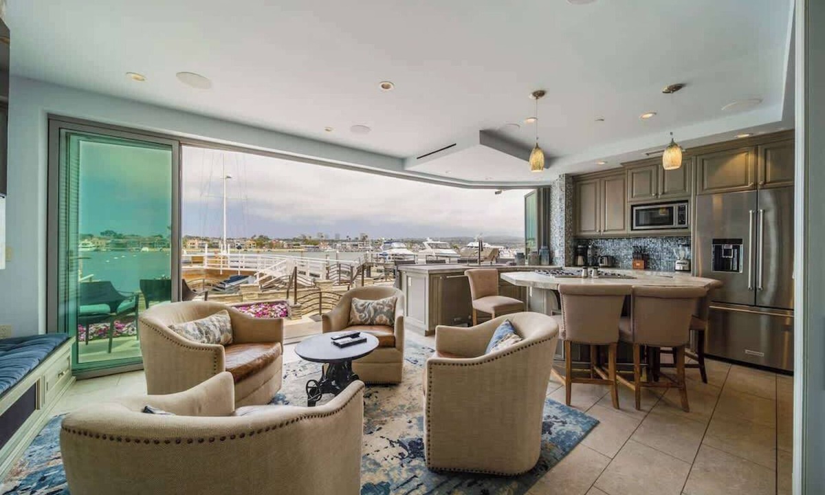 Balboa Peninsula House | Bayfront Elegance (Entire Home): Hot Tub, Views
